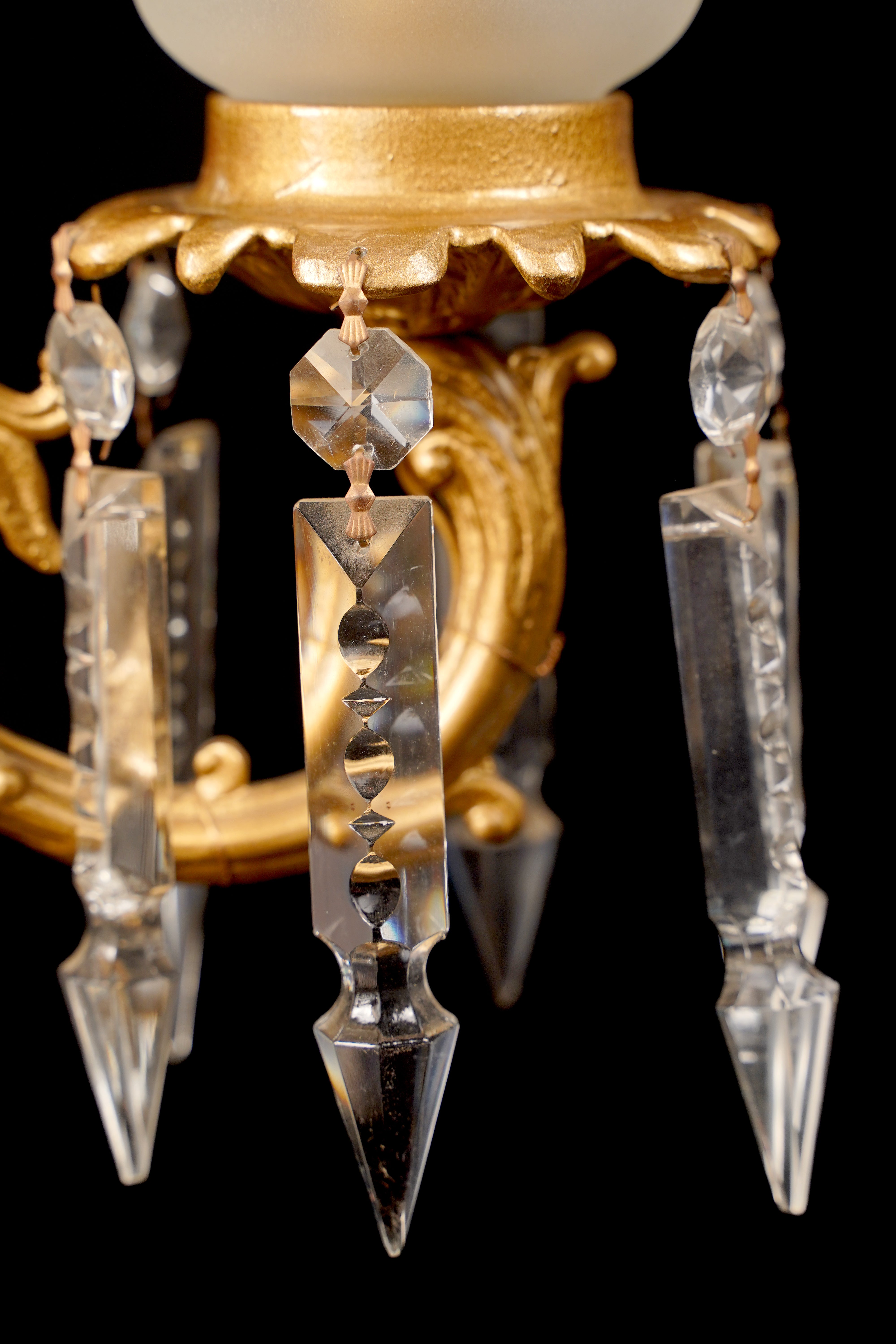 Crystal and Gold Five-Tiered Table Lamp - Aartaa decor