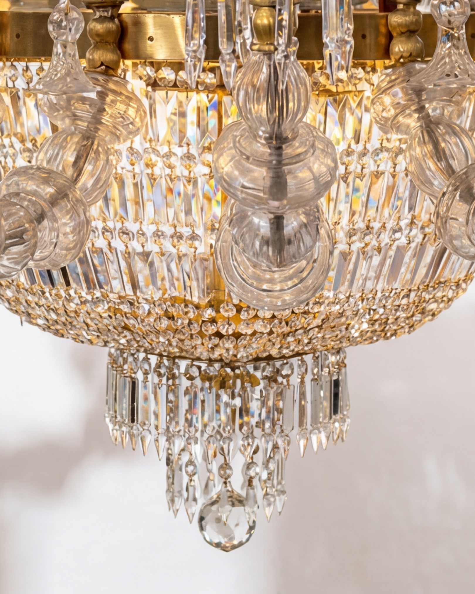 Noor Mahal Grandeur Chandelier - Aartaa decor